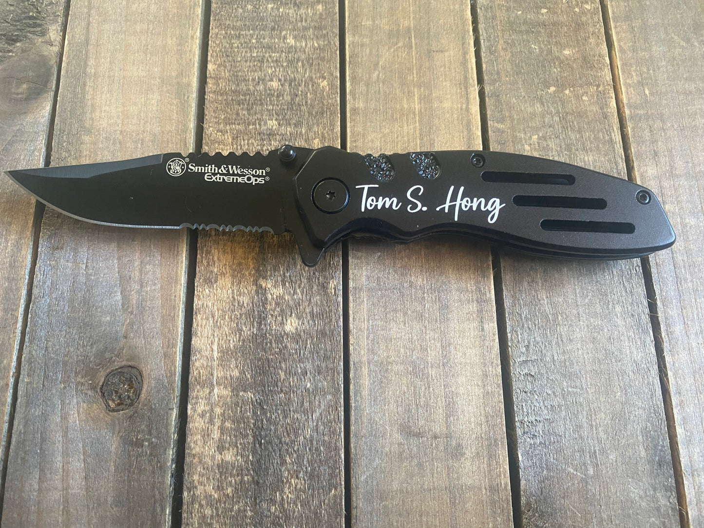 Custom Engraved Smith & Wesson Knife